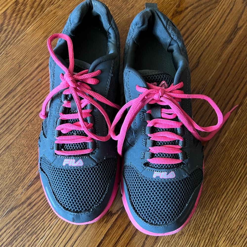 Fila Gray/ Pink Women’s Sneakers